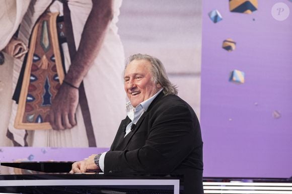 Exclusif - Gérard Depardieu - Première émission TPMP (Touche Pas à Mon Poste!) de la saison pour Cyril Hanouna et son équipe de chroniqueurs, avec beaucoup de nouveautés, un nouveau plateau, nouveau décor, des nouveaux arrivants, ainsi que la présence rare et exclusive de G.Depardieu à Paris le 31août 2020. © Jack tribeca / Bestimage