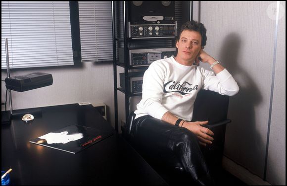 "J'ai ignoré. Je ne sais pas oublier, je ne sais pas pardonner. On part du principe que, quand il passe la porte, le reste demeure dehors."

Herbert Léonard en 1987
©AGENCE / BESTIMAGE