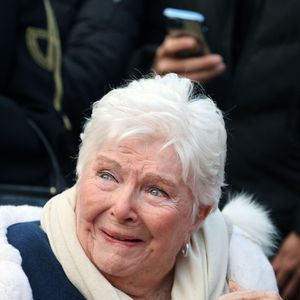 Tout s'est passé du côté de Lille

Line Renaud - Line Renaud, 97 ans, a inauguré un jardin public qui porte son nom, à Lille, France, le mercredi 17 décembre 2025.

© Claude Dubourg/Bestimage
