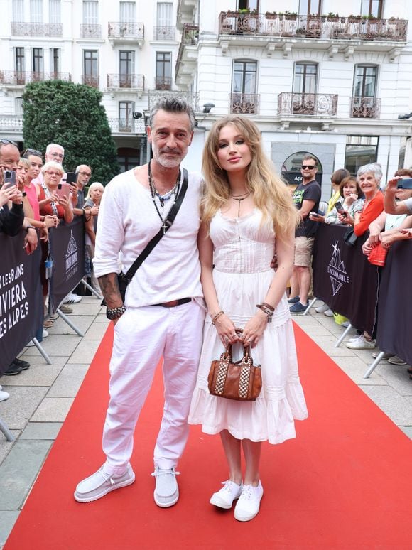Exclusif - Catherine Davydzenka et son compagnon Stéphane Blancafort (Ici Tout commence) - Arrivées au photocall de la 3ème édition du Festival du Cinéma Français et de la Gastronomie d'Aix-les-Bains. Le 7 juin 2024
© Denis Guignebourg / Bestimage