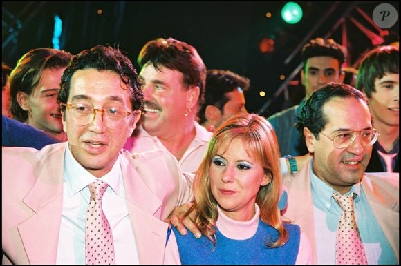Rétro - décès de Claude Berda, cofondateur d’AB Productions à l’origine du « Club Dorothée » - archives - soirée AB Production « Chanel 1 » avec Claude Berda, la chanteuse Dorothée et Jean Luc Azoulay. AGENCE / BESTIMAGE