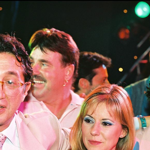 Rétro - décès de Claude Berda, cofondateur d’AB Productions à l’origine du « Club Dorothée » - archives - soirée AB Production « Chanel 1 » avec Claude Berda, la chanteuse Dorothée et Jean Luc Azoulay. AGENCE / BESTIMAGE