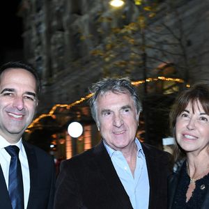 Vincent Pimont (directeur de l’hôtel The Peninsula Paris), François Cluzet et sa femme Narjiss Slaoui-Falcoz, Laura Smet - Soirée du 10ème anniversaire de l'hôtel Peninsula à Paris le 28 novembre 2024. © Rachid Bellak/Bestimage