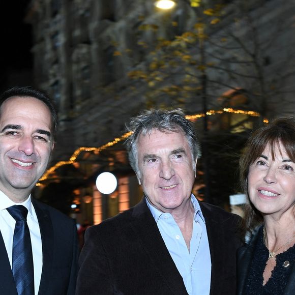 Vincent Pimont (directeur de l’hôtel The Peninsula Paris), François Cluzet et sa femme Narjiss Slaoui-Falcoz, Laura Smet - Soirée du 10ème anniversaire de l'hôtel Peninsula à Paris le 28 novembre 2024. © Rachid Bellak/Bestimage