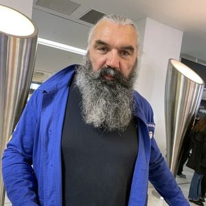 L’établissement mise sur une cuisine généreuse à base de produits issus à 100 % d’élevages français.

Sébastien Chabal au Palais des Congrès à Paris le 22 octobre 2026. © Fabien Faure / Bestimage