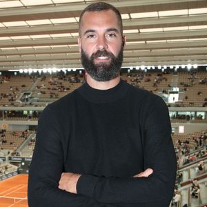 Depuis quelques années, il faut rappeler que Benoît Paire est contraint de faire de multiples infiltrations, sans que cela ne le soulage vraiment. 

Exclusif - Benoît Paire - Plateau de France Télévision durant l'Hommage à Rafael Nadal et à ses 14 victoires sur la terre battue de Roland Garros lors des Internationaux de France de Tennis de Roland Garros 2025 - Jour 01 à Paris le 25 Mai 2025.

© Bertrand Rindoff / Bestimage
