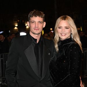 Niels Schneider et sa compagne Virginie Efira                                    - Photocall au Fouquet's après la 48ème cérémonie des César à Paris © Coadic Guirec / Bestimage