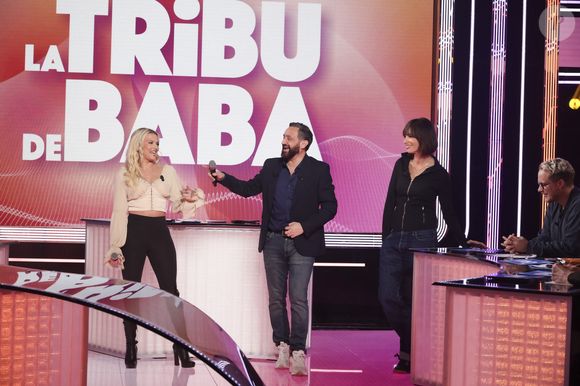 Exclusif - Kelly Vedovelli, Cyril Hanouna, Géraldine Maillet, sur le plateau de l’émission « TPMP » présentée par C.Hanouna et diffusée en direct sur C8, Paris, France, le 25 fevrier 2025. © Jack Tribeca / Bestimage