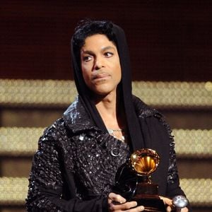 Prince parle sur scène lors de la 55e édition des Grammy Awards au Staples Center, à Los Angeles, CA, USA, le 10 février 2013. Photo par Frank Micelotta/PictureGroup/ABACAPRESS.COM