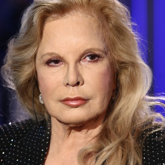 Comme l'ont révélé nos confrères du magazine Ici Paris

Sylvie Vartan est l'invitée de l'émission Domenica In à Milan le 25 février 2024.

Photo : SGP / BESTIMAGE