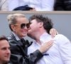Loin des récents bouleversements de sa vie, elle semble retrouver une certaine sérénité dans ce décor apaisant.
Laeticia Hallyday et son compagnon Frédéric Suant très amoureux dans les tribunes lors des Internationaux de France de Tennis de Roland Garros 2025, à Paris, France, le 26 mai 2025. © Jacovides-Moreau/Bestimage