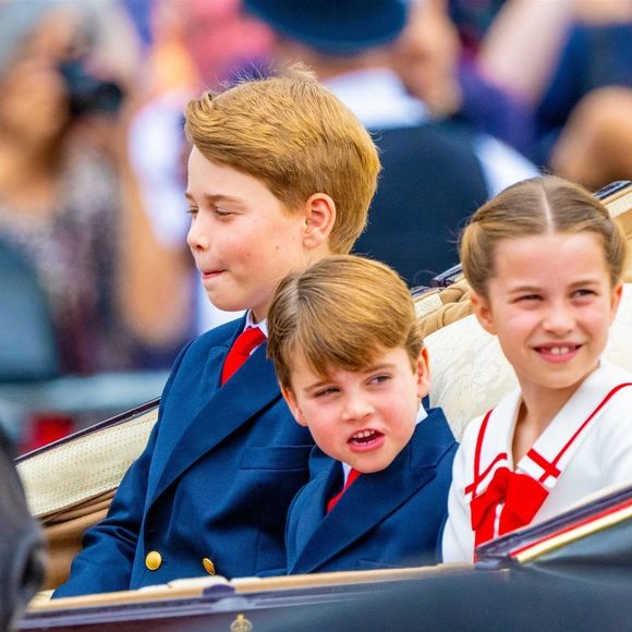 Si elle n’a pas la couronne de reine d’Angleterre sur le sommet de sa tête un jour, Charlotte semble en revanche avoir toutes ses chances de décrocher des médailles.

Le prince George, le prince Louis et la princesse Charlotte de Galles - La famille royale d'Angleterre lors du défilé "Trooping the Colour" à Londres. Le 17 juin 2023 Backgrid USA / Bestimage