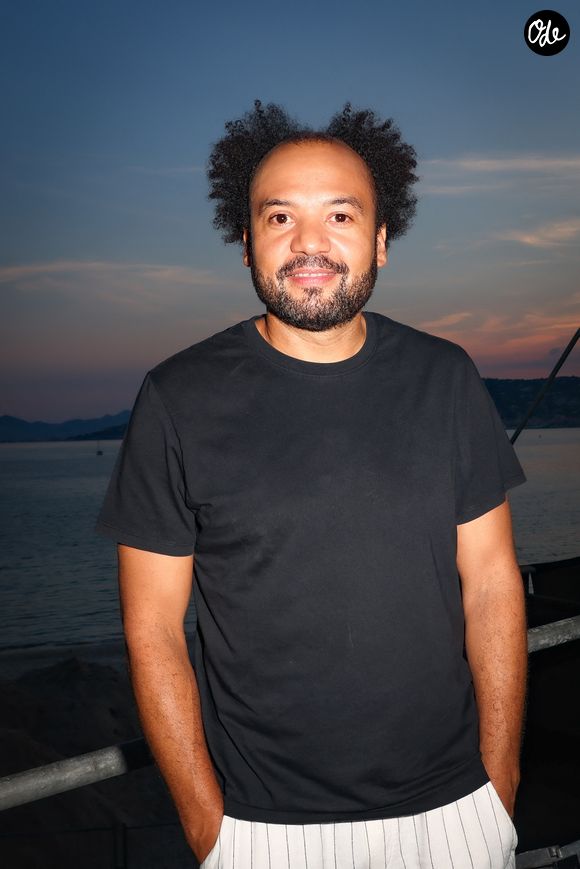 Fabrice Éboué - Portraits des participants au Festival L'humour à la plage" à Juans les Pins le 25 juin 2026. Diffusée le 27 août sur TF1. © Bebert-Tribeca/Bestimage