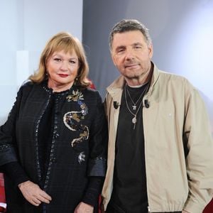 Catherine Jacob et Philippe Lellouche lors de l'enregistrement de l'émission "Vivement dimanche" au studio Rive Gauche, présentée par M.Drucker avec une diffusion sur France 3 le 8 mars 2026, à Paris, France, le 25 février 2026. © Guillaume Gaffiot/Bestimage