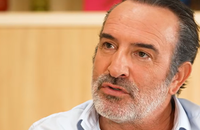 Jean Dujardin en interview pour TF1 et Audrey Crespo-Mara.