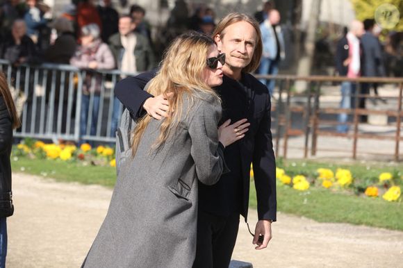 Jeremie Renier arrive à l'enterrement de l'actrice belge Emilie Dequenne au crématorium du cimetière du Père Lachaise à Paris, France, le 26 mars 2025. Photo by Jerome Domine/ABACAPRESS.COM