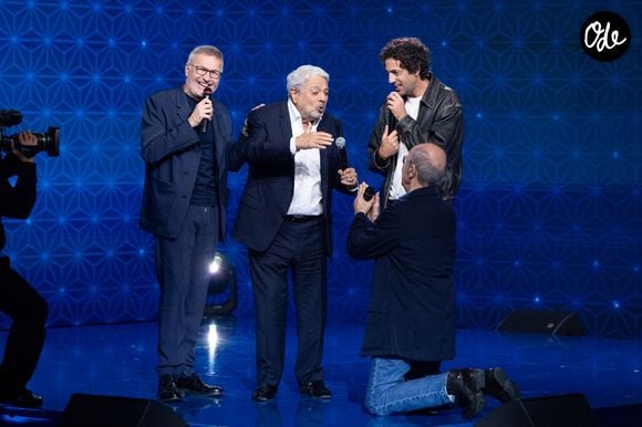 Exclusif - Laurent Ruquier, Enrico Macias, Max Boublil, Philippe Geluck pour les surprises de l'enregistrement de l'émission "La Boîte à secrets", présentée par F.Bollaert et diffusée le 16 octobre sur France 3, à Paris, France, le 29 septembre 2026. © Cyril Moreau/Bestimage