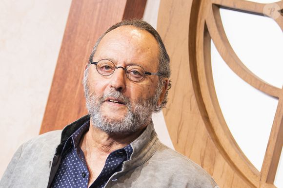 Lors de ce voyage entre père et fils, Jean Reno lancera son nouveau spectacle, un seul-en-scène qu'il jouera à Tokyo.

Jean Reno à la première de la série "A Private Affair" à Madrid. 

Photo : Action Press / Bestimage