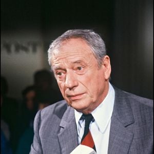 Archives - Yves Montand dans l'émission Apostrophes. BERTRAND RINDOFF PETROFF / BESTIMAGE