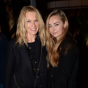 Exclusif - Estelle Lefébure et sa fille Emma Smet à l'after-party du film "Holy Lands" au restaurant le Beefbar (Rue Marbeuf dans le 8ème arrondissement) à Paris, France, le 4 décembre 2018. © Rachid Bellak/Bestimage