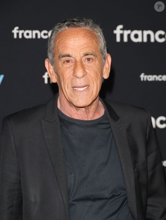 Thierry Ardisson au photocall pour la conférence de presse de rentrée de France TV à la Grande Halle de la Villette à Paris, France, le 11 juillet 2023. © Coadic Guirec/Bestimage