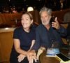 Le couple, très discret, s'apprête à fêter ses 20 ans de mariage.

Antoine de Caunes et sa femme Daphné Roulier lors de la générale du spectacle musical "Singin' in the rain" au théâtre du Lido à Paris le 17 septembre 2026. © Coadic Guirec / Bestimage