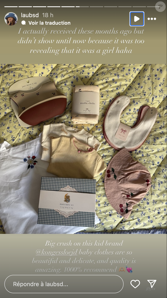 Un choix de prénom pas anodin puisqu'il est en hommage à Romy Schneider. 

Laura Bensadoun dévoile les jolis cadeaux reçus pour la naissance de sa petite Romy, fruit de ses amours avec Alain-Fabien Delon. Le 12 mai 2025 via Instagram @laubsd