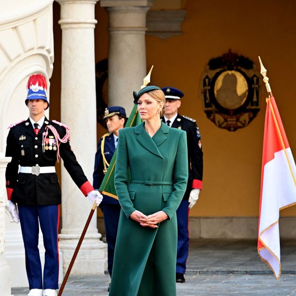 La princesse Charlène de Monaco - Le prince de Monaco et la princesse de Monaco accueillent Marcelo Rebelo de Sousa, président du Portugal, dans la cours d'honneur du Palais Princier à Monaco, le 21 novembre 2025. Le chef d'Etat portugais est en visite officielle en principauté. 
© Bruno Bebert / Bestimage