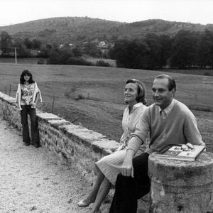 Jacques Chirac le 30 aout 1976, en famille au château de Bity a Sarran en Correze, avec son épouse Bernadette et ses deux filles Claude et Laurence. - Photo par Buthaud/ANDBZ/ABACAPRESS.COM