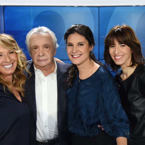 Michel Sardou est interwievé par Apolline de Malherbe sur BFMTV à Paris, France, le 27 octobre 2019. Photo Alain Apaydin/ABACAPRESS.COM