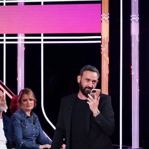 Exclusif - Cyril Hanouna, sur le plateau de l'émission " TPMP " présentée par C.Hanouna et diffusée en direct sur Youtube et sur toutes les box (SFR, FREE, Bouygues, MyCanal etc), Paris, France, le 25 mars 2025. © Jack Tribeca / Bestimage