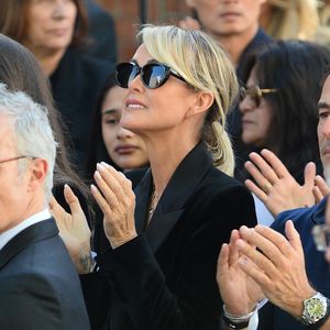Si l'été est placé sous le signe de la détente, la rentrée s'annonce déjà intense. 

Laeticia Hallyday - Sortie des obsèques de Nadia Farès en l'église Saint-Jean-de-Montmartre à Paris, le 24 avril 2026. 
© Clément Prioli / Bestimage