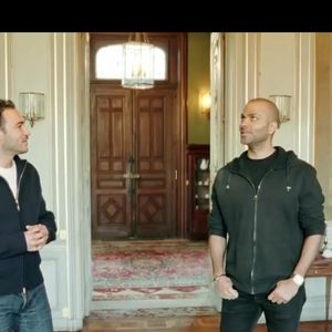 Tony Parker visite le château de Jarnac