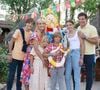 Exclusif - Élodie Gossuin (Miss France 2001) en famille : Jules, Elodie, Joséphine, Léonard, Rose et Bertrand Lacherie lors de l'opération "L'été gaulois fait son grand retour au Parc Astérix" à Plailly le 8 juillet 2022.

© Christophe Aubert via Bestimage