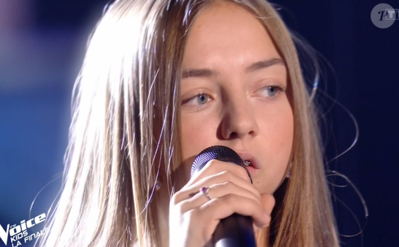 "Ils disent que c’est mieux pour moi parce que ce n’est pas normal de recevoir autant de méchancetés", a-t-elle expliqué. 

Charlotte gagnante de "The Voice Kids" sur TF1