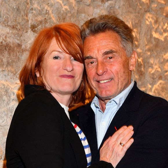 La femme de Gérard Holtz a connu des drames dans sa vie

Exclusif - Muriel Mayette-Holtz et Gérard Holtz durant la soirée de première pour la pièce Le sourire de Darwin, dans la nouvelle salle du Théâtre de Nice, Les Franciscains, un spectacle conçu par Isabella Rossellini et mis en scène par Muriel Mayette-Holtz. © Bruno Bebert / Bestimage