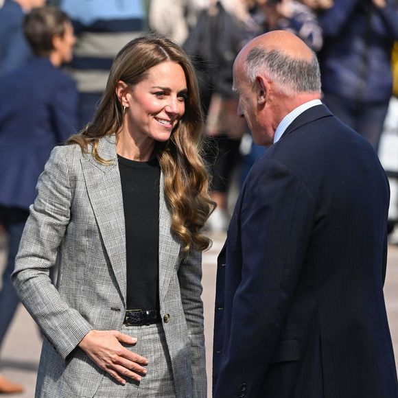 La Princesse de Galles, Kate Middleton, en visite à Marina Mill à Cuxton dans le Kent, une entreprise familiale britannique spécialisée dans la conception à la main et la sérigraphie de tissus d'ameublement, septembre 2025 @Backgrid UK/ Bestimage