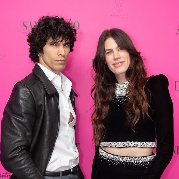 Exclusif - Lucas Mendez et Candice Duthe  - Soirée à la suite Sandra & Co lors du Festival International Canneseries Saison 8, à l’hôtel JW Marriott Cannes .
 Il y a des lieux qui voyagent avec leur époque. Nouveau Tempo, nouvelle vie!
Après avoir illuminée les jours et les nuits du Festival de Cannes, la Suite Sandra and Co s’installe au JW Marriott pendant le Festival Cannes séries, plus dynamique, plus moderne, plus en phase avec les battements de la culture sérielle.
Pendant dix ans, La Célèbre Suite de Sandra Sisley a rythmé les journées et enflammé les nuits du Festival de Cannes, accueillant comédiens, réalisateurs, artistes, journalistes et créateurs dans un écrin festif et chaleureux devenu culte.
En 2025, Sandra Sisley relève un nouveau défi : faire exister sa Suite au Festival Cannes Séries du 24 au 29 avril 2025 dans une version repensée, contemporaine, audacieuse et ancrée dans son époque.
Rebaptisée pour l’occasion “La Suite Sandra & Co x Day+”, en partenariat avec la marque de bien-être Day+, cet endroit unique a été pensé pour recevoir les experts de la culture sérielle, les artisans du « binge », les journalistes, les talents, et ce jour et nuit.
En journée, la programmation mêlera cinéma, beauté, mode et découverte.
Le soir, un Pianiste en live accueillera les prestigieux invités de la maîtresse des lieux.
Fidèle à son exigence de qualité et à son goût du détail, Sandra Sisley s’entoure d’une équipe redoutablement efficace, une team de choc pour un festival de choc, ainsi que d’illustres partenaires qui incarnent l’excellence dans leur domaine : Day+, numéro un du collagène en France, Franck Provost, leader de la coiffure en Europe ; la maison de de haute joaillerie Mazarin, incarnation du raffinement et de l’allure à la française; les incontournables marques de vins Minuty et de spiritueux Spirit Brothers, ainsi que d’autres Maisons de renommées internationales.
Rendez-vous donc au 50 boulevard de la Croisette, hôtel JW Marriott pour découvrir la saison une de la Suite Sandra and Co X Day Plus.
Du 24 au 29 avril 2025 de 10 heures à 2 heures du matin. 
© Aurelio Stella - Aurore Partouche / Evenjoy /Bestimage