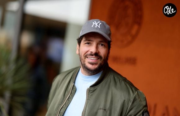 Cette expérience lui a également permis de développer un profond respect pour les pratiquants de MMA, dont il salue l'engagement et les risques.

Redouane Bougheraba au village lors des Internationaux de France de tennis de Roland-Garros 2025, à Paris, en France, le 4 juin 2025.

© Jacovides-Moreau/Bestimage