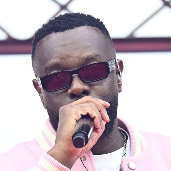 Show de de Gims lors du 105ème Prix d'Amérique à l'Hippodrome de Vincennes le 25 janvier 2026.