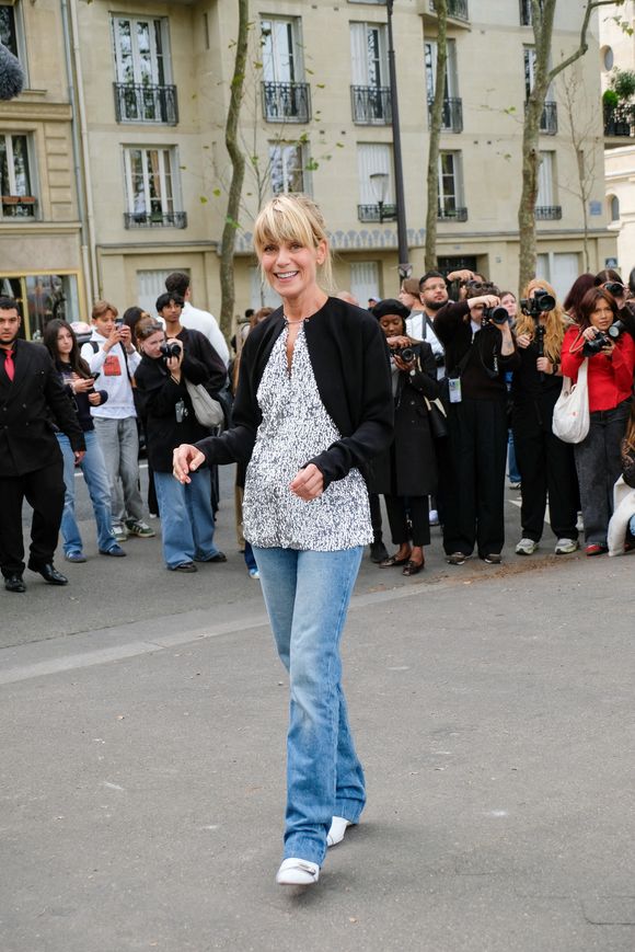 Marina Fois au défilé Paco Rabanne lors du Womenswear Spring Summer 2026 dans le cadre de la Fashion Week de Paris le 2 octobre 2025 à Paris, France. Photo by Robin Psaila/ABACAPRESS.COM