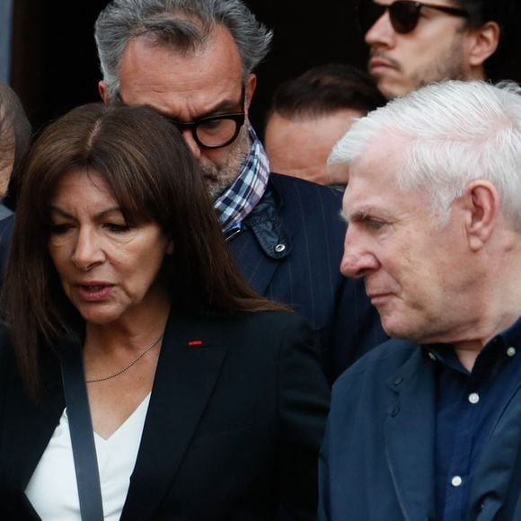 Daniel Lauclair, Anne Hidalgo, maire de Paris, Luis Fernandez à la sortie des obsèques de Jean Tiberi, maire de Paris de 1995 à 2001, en l'église Saint-Etienne-du-Mont à Paris le 3 juin 2025. © Christophe Clovis / Bestimage