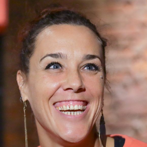 La chanteuse Zaz (Isabelle Geffroy) en interview pour l'agence Tass à Moscou au café Blanc le 9 août 2019. Elle porte un sweat engagé avec la mention "Green is my religion".

© Vyacheslav Prokofyev / Tass / Bestimage