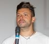 Et cela a marché puisque l'humoriste a suscité les rires dans la salle. Même les juges, connus pour être intrisigeants, se sont laissés aller es juges.

Exclusif - Kev Adams lors de la première du film "Le Jour J" au Kinepolis à Lomme le, 13 septembre 2025.

© Stéphane Vansteenkiste / Bestimage