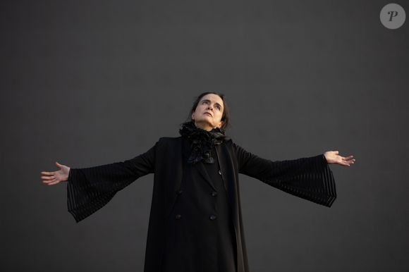 Amélie Nothomb lors de la présentation de son livre "Soif" au "Centre de Cultura Contemporania" à Barcelone. Le 2 février 2022. Europa Press / Bestimage