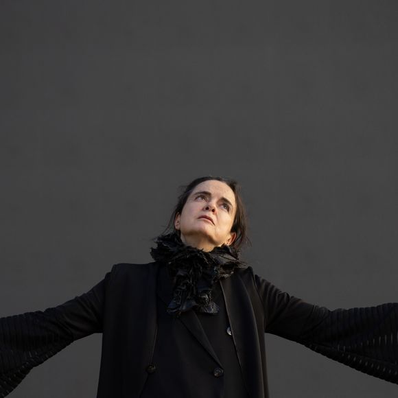 Amélie Nothomb lors de la présentation de son livre "Soif" au "Centre de Cultura Contemporania" à Barcelone. Le 2 février 2022. Europa Press / Bestimage