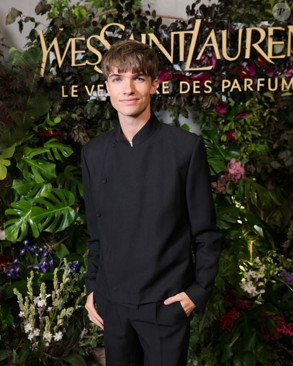 Pierre de Maere au photocall de la soirée "Le vestiaire des parfums" de Yves Saint Laurent à Paris pendant la fashion week le 8 juillet 2025. Crédit Bestimage
