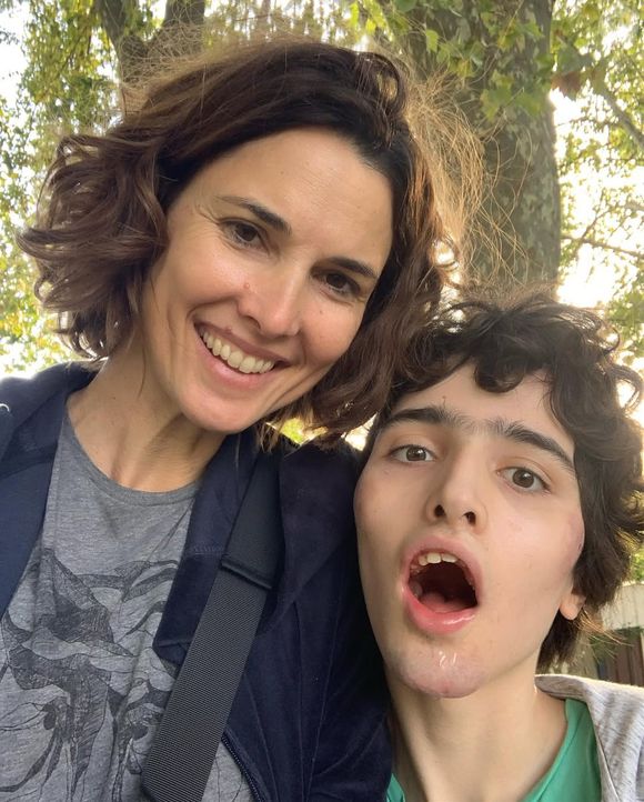 En effet, l'animatrice n'a pas hésité à médiatiser la maladie de son second fils : Samy, atteint d'autisme sévère et polyhandicapé, afin de sensibiliser sur le sujet...

Églantine Éméyé et son fils Samy, sur Instagram, photo partagée le 1 octobre 2022.