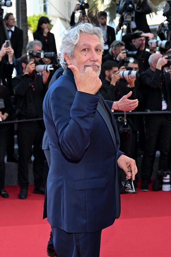 Alain Chabat - Montée des marches du film « L’amour ouf » lors du 77ème Festival International du Film de Cannes, au Palais des Festivals à Cannes. Le 23 mai 2024
© Bruno Bebert / Bestimage