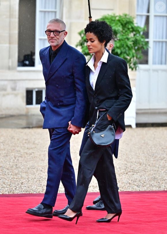 L'acteur a également ouvert le défilé à travers un court métrage projeté pour l’occasion comme l'indiquent nos confrères de "Madame Figaro".

Vincent Cassel et sa compagne Narah Baptista - Arrivées des personnalités au dîner d'État en l'honneur du président brésilien et de sa femme au palais présidentiel de l'Élysée à Paris le 5 juin 2025.
© Christian Liewig / Bestimage